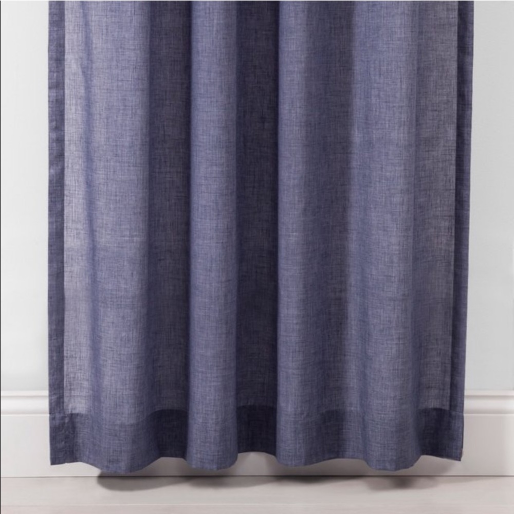 Curtain - Picture 2 of 5